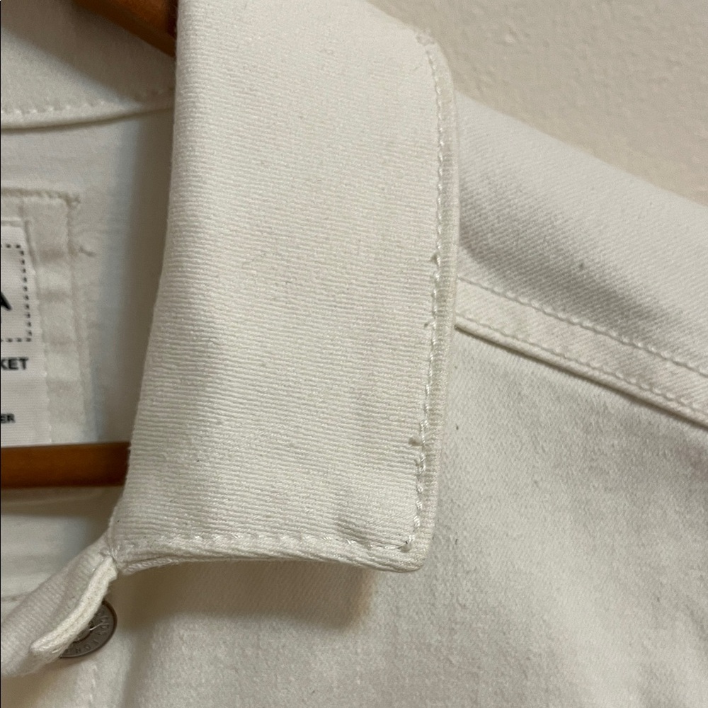 White Jean Jacket Denim Coat Size Small Button Down Pockets Classic Staple - Picture 5 of 16